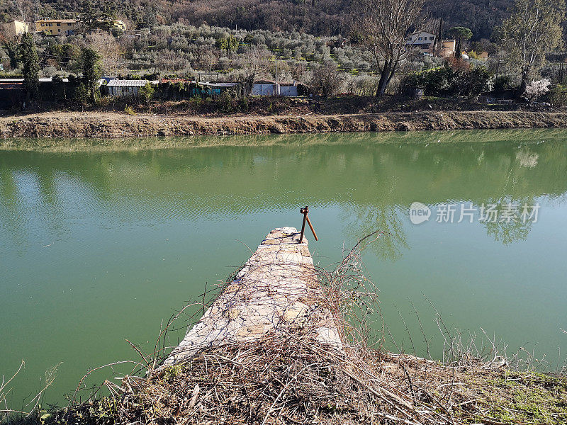 阿尔诺河在Girone, Fiesole，托斯卡纳